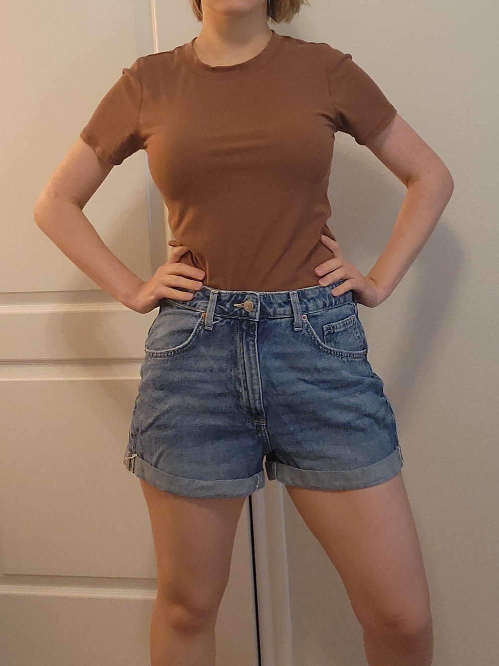 ​H&M Divided High Waisted Cuffed Blue Denim Mom Shorts - Size 8